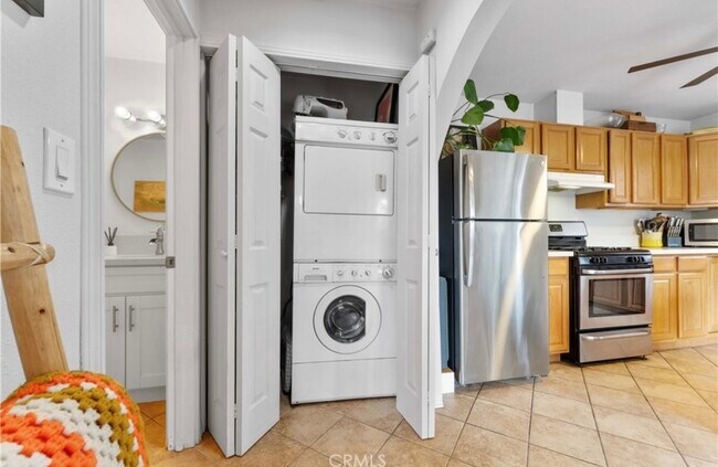 Foto del edificio - 6032 Crestwood Way