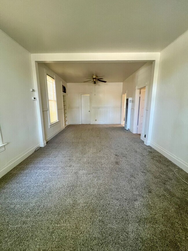 Foto del edificio - Downtown Red Bluff Victorian 3 bedroom 1 bath Home