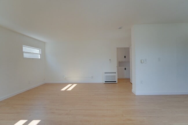 Building Photo - 1344 Diamond St