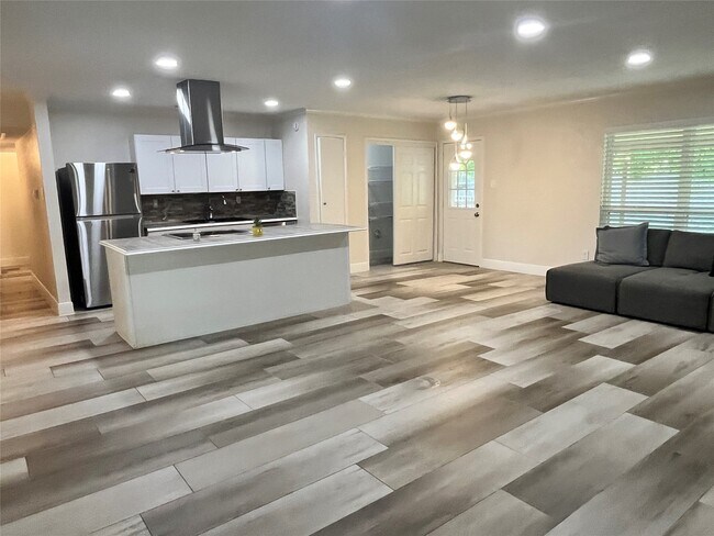 Foto del edificio - 4407 Kevinkay Dr