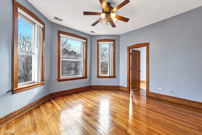 Foto del edificio - 4706 N Troy St
