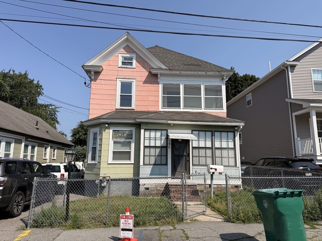 Building Photo - 190 Ennell St