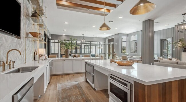 Foto del edificio - 1301 Leah Ave