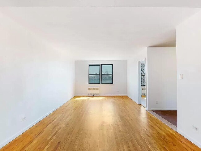 Foto del edificio - 2640 Marion Ave