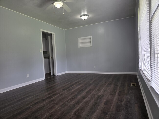 Foto del edificio - 3607 Inglewood Dr NW