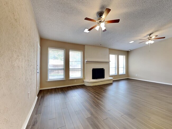 Building Photo - 934 Echobrook Pl