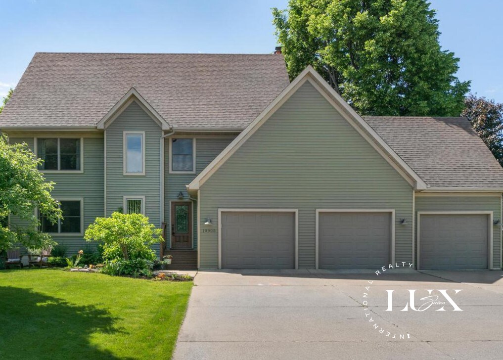 10905 35th Pl N, Plymouth, MN 55441 House Rental in Plymouth, MN