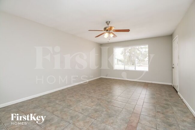 Building Photo - 32 W Fairmont Dr