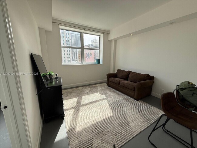 Foto del edificio - 111 E Flagler St