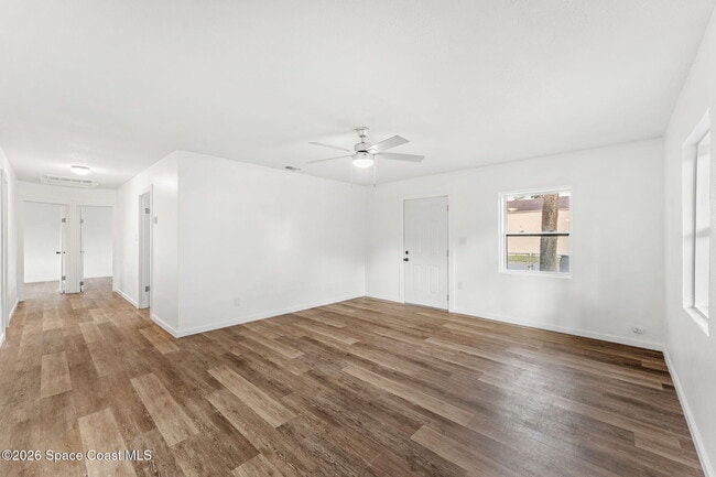 Building Photo - 405 Dummitt Ave