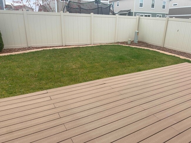 Foto del edificio - 3807 Cedarwood Ln