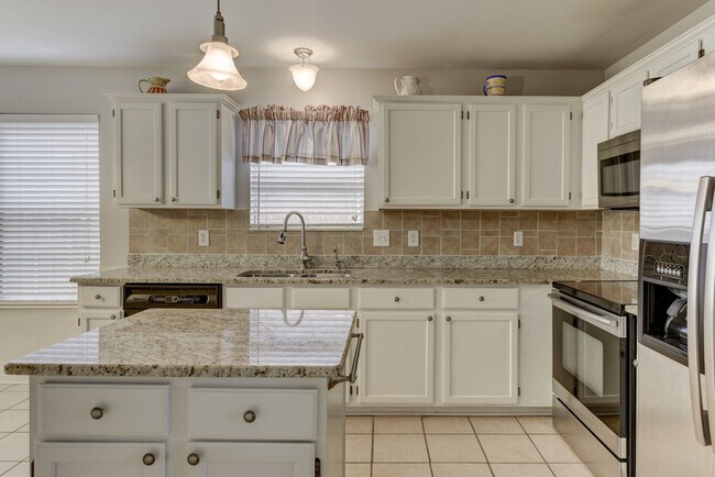 Foto del edificio - 3004 Helmsdale Ln