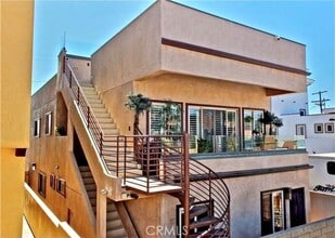 Building Photo - 16716 Bayview Dr