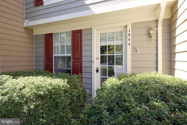 Foto del edificio - 1544 Woodcrest Dr