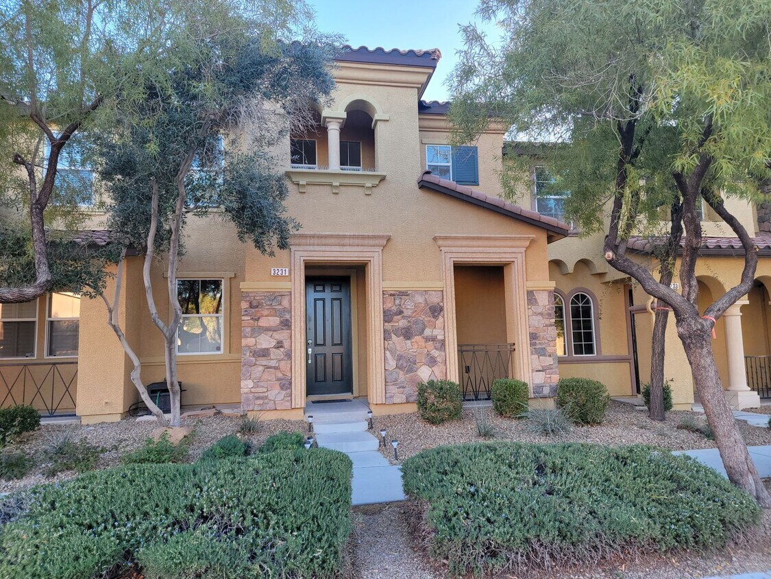 3231 Via Seranova, Henderson, NV 89044 Townhome Rentals in Henderson