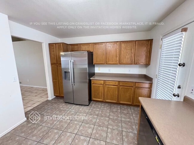 Building Photo - 954 E Pima Ave