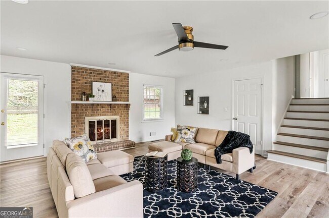 Foto del edificio - 2866 Red Pine Ct NW