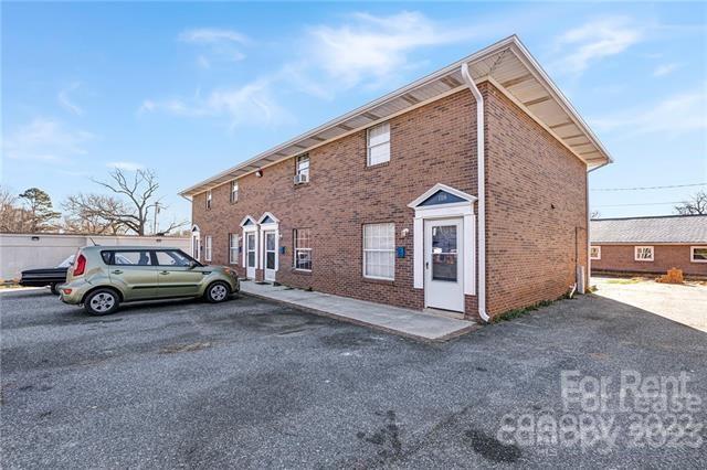 Primary Photo - 110 E Church St