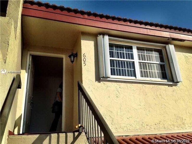 Building Photo - 12990 SW 63rd Terrace