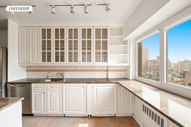 Foto del edificio - 45 W 67th St