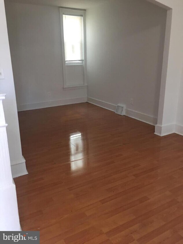 Foto principal - 3240 E St