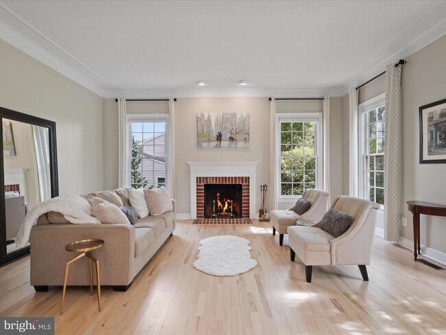 Building Photo - 904 Locust St