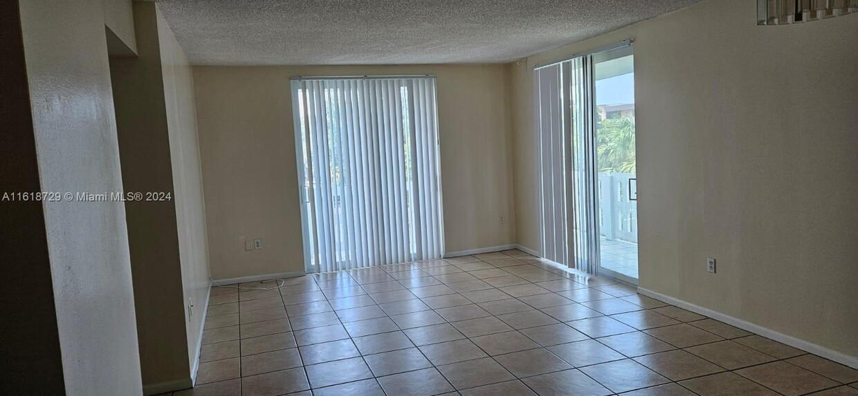Building Photo - 919 Hillcrest Dr