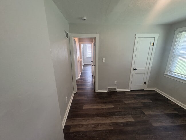 Building Photo - 1 Woodside Dr