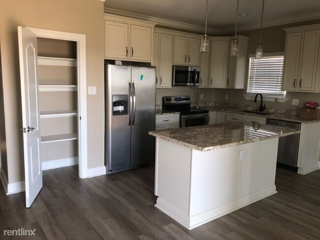 Foto del edificio - 3 br, 2 bath House - 6711 Morrison Rd