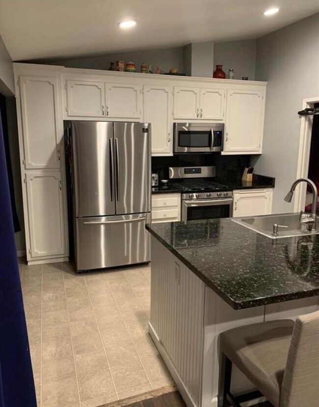 Foto del edificio - 5250 Riverlake Rd