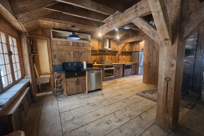 Building Photo - 45 Hoppen Rd