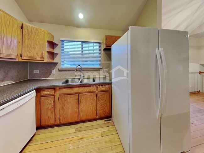 Building Photo - 25766 S Taft St