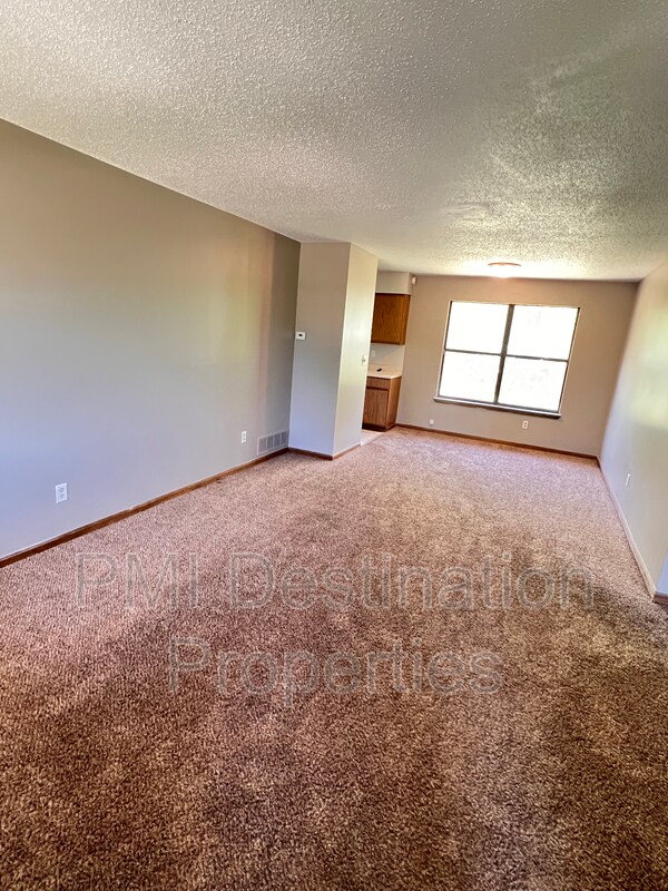 Building Photo - 8650 Kill Creek Rd
