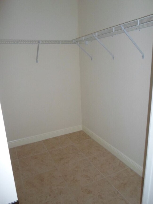 Building Photo - First Month Free if LEASE SIGNED BEFORE 9....