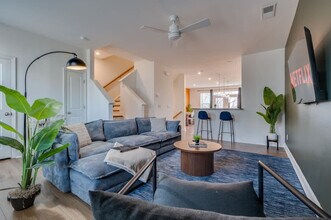 Building Photo - 4016 Bunker Dr