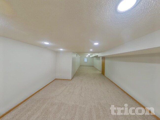 Building Photo - 2303 Leyland Cir