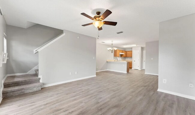 Foto del edificio - 2/2.5 Townhome with garage