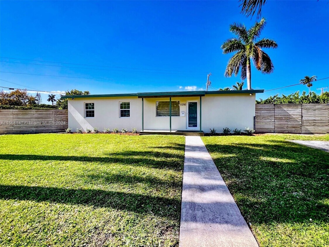 11250 SW 46th St, Miami, FL 33165 House Rental in Miami, FL