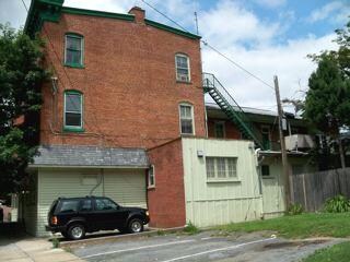 Rear de Foto del edificio - 137 - 139 E Walnut St