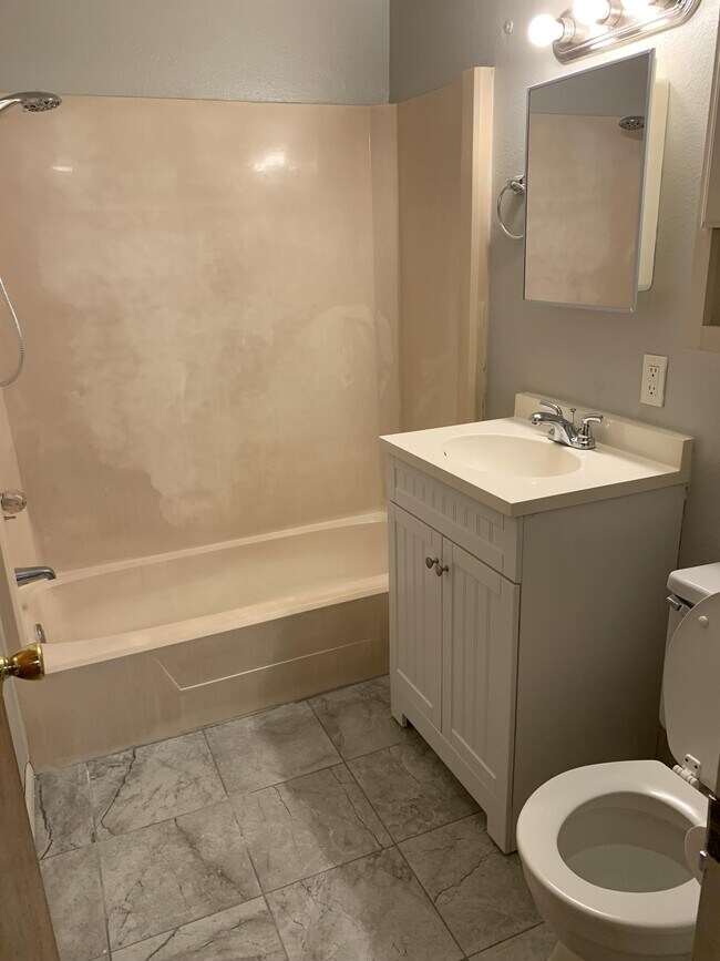 Foto del edificio - 312 W Oakland St