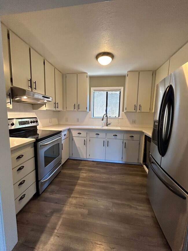 Foto del edificio - Updated Carmel Valley Home For Rent
