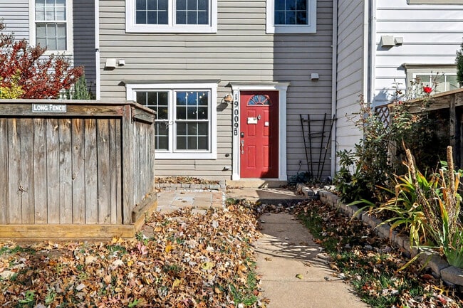 Building Photo - 19009 Crosstie Ter