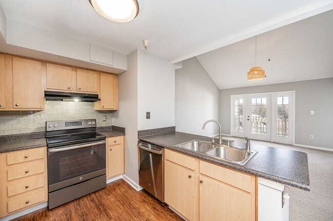 Building Photo - Midlothian Condo Available For Immediate Move In