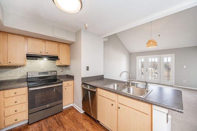 Foto del edificio - Midlothian Condo Available For Immediate Move In