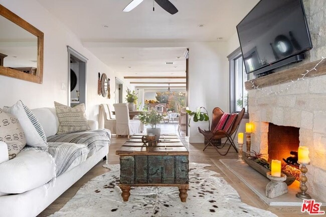 Foto del edificio - 12208 Laurel Terrace Dr