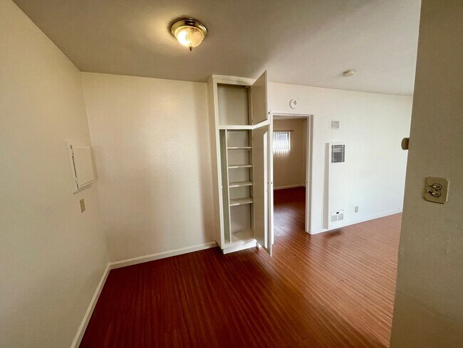 Foto del edificio - $500 OFF 1ST MONTHS RENT!!! 1 Bedroom 1 Ba...