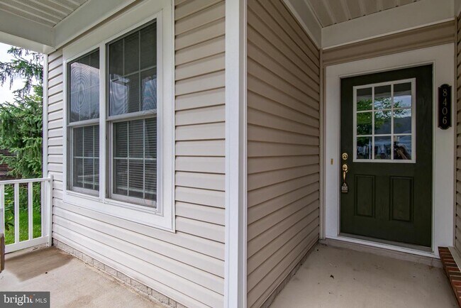 Foto del edificio - 8406 Mountain Larkspur Dr