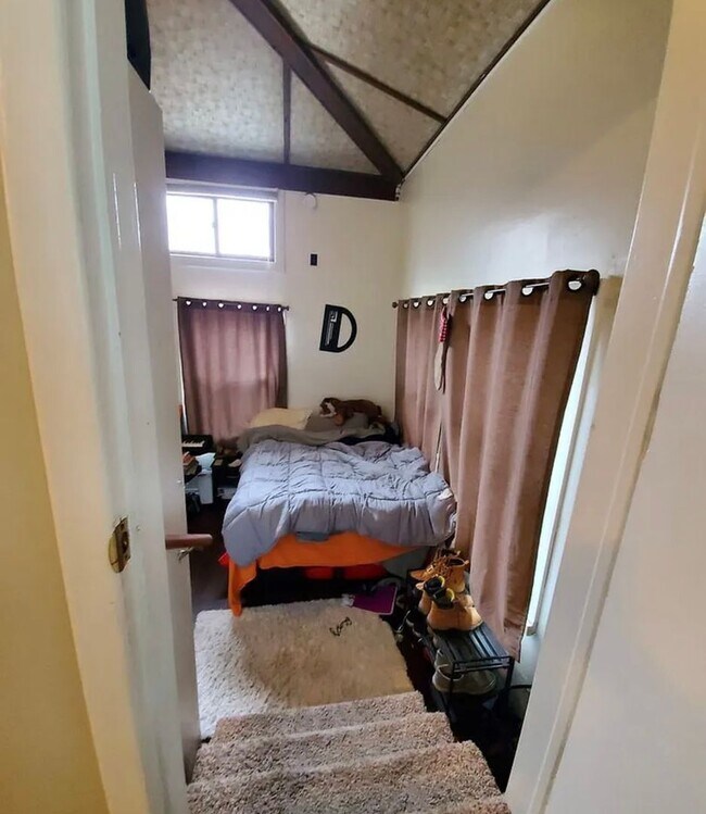 Foto del edificio - 2128 E 5th St