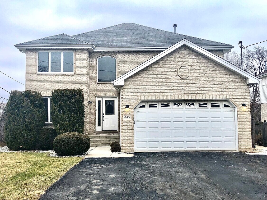 Foto principal - 10001 S 81st Ave