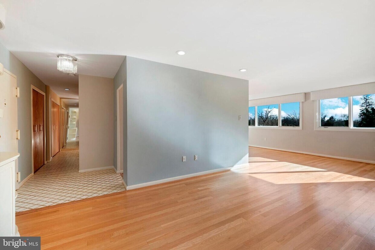 4720 Chevy Chase Dr Unit 503, Chevy Chase, MD 20815 Condo for Rent in